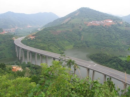 玻璃纖維土工格柵在中鐵十九局南友公路中使用