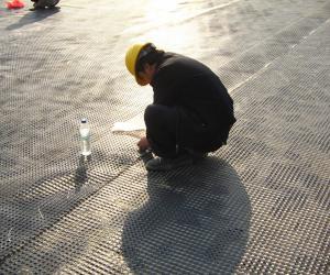 玻纖土工格柵鋪設(shè)方法